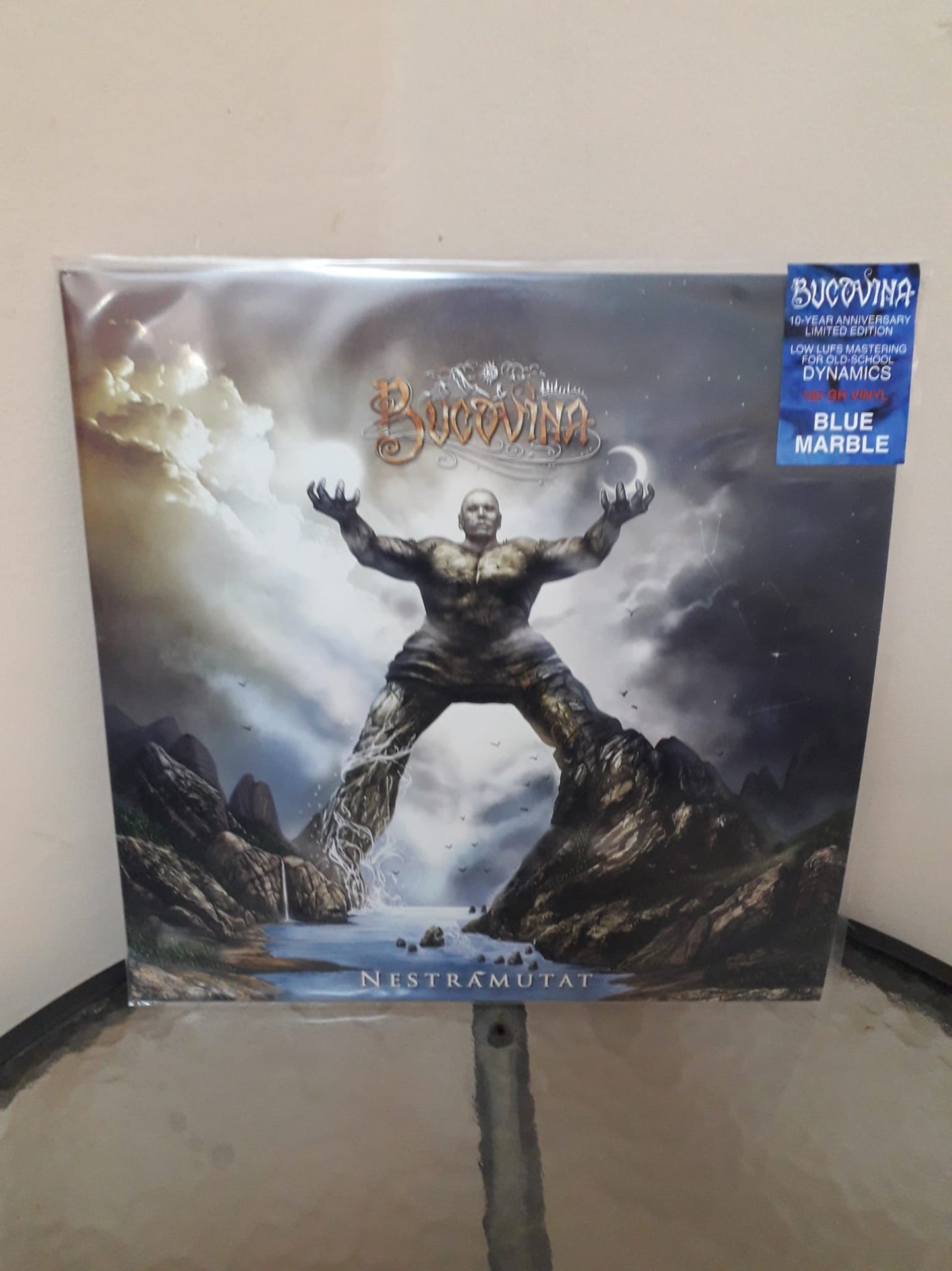 Bucovina – Nestrămutat , blue marble vinyl , semnat de membrii trupei