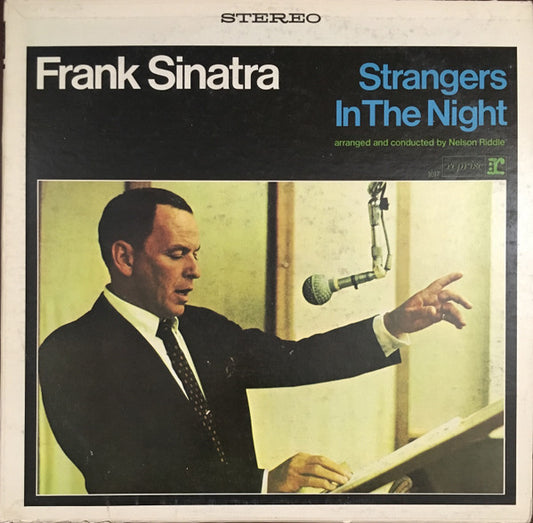 Frank Sinatra – Strangers In The Night