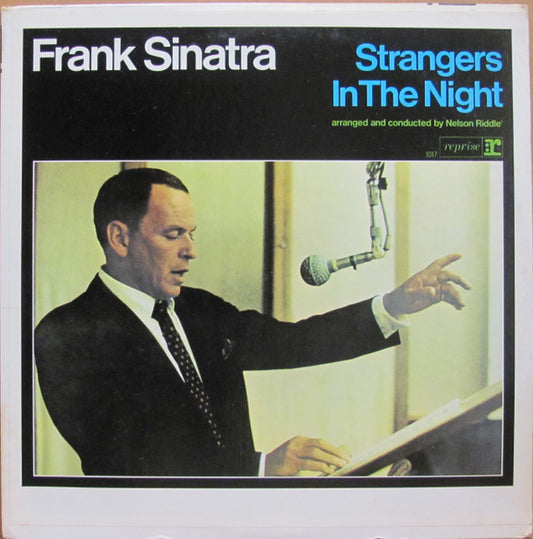 Frank Sinatra – Strangers In The Night